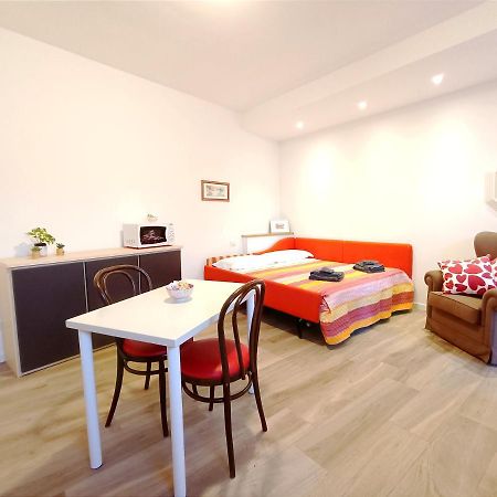 La Casa Del Barcaiolo Lägenhet Malgrate Exteriör bild